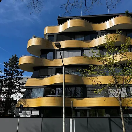 Reside In The Golden Wave Apartment *