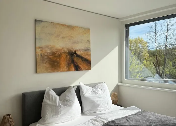 Reside In The Golden Wave * Graz